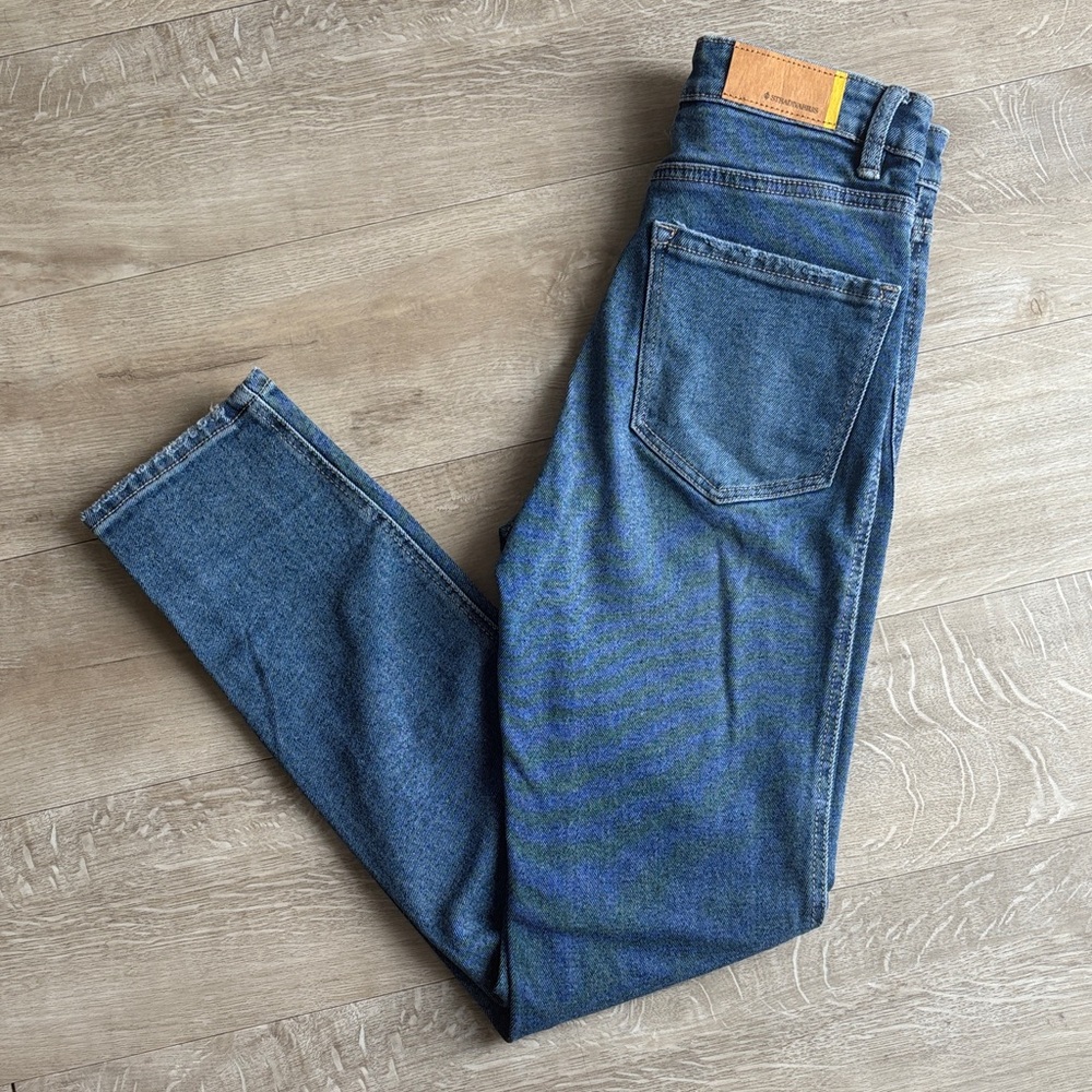 Stradivarius High Waisted Size 2 Mom Slim Fit Skinny Jeans
